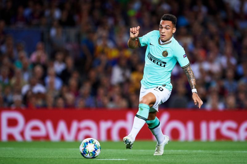 Lautaro Martinez in action against FC Barcelona.