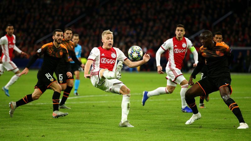 Donny van de Beek in UEFA Champions League action.