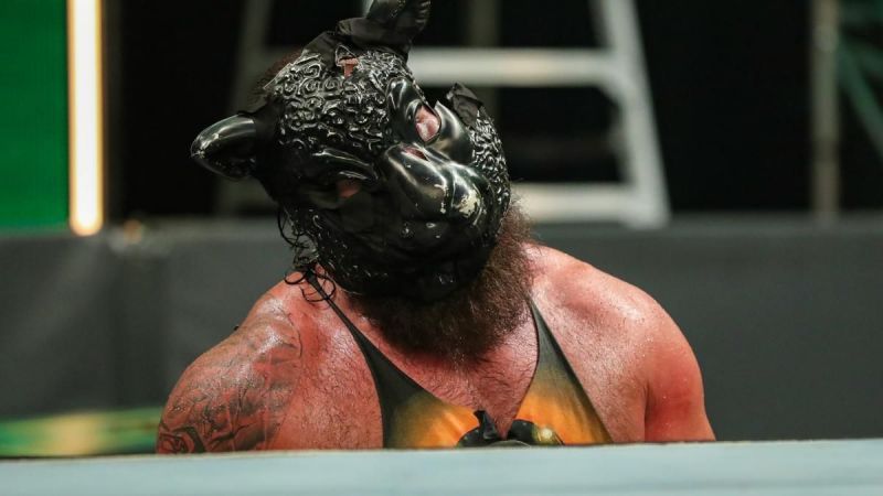 The tables turned as instead of Bray Wyatt, we saw Braun Strowman wearing a mask