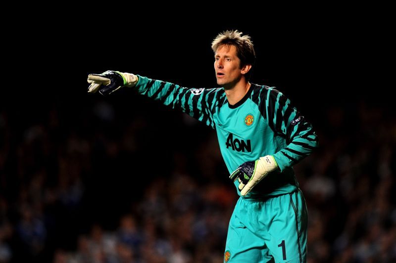 Manchester United's legendary goalkeeper Van Der Sar was excellent with his feet