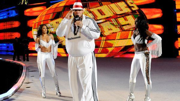 Brodus Clay and the Funkadactyls at WrestleMania 28!