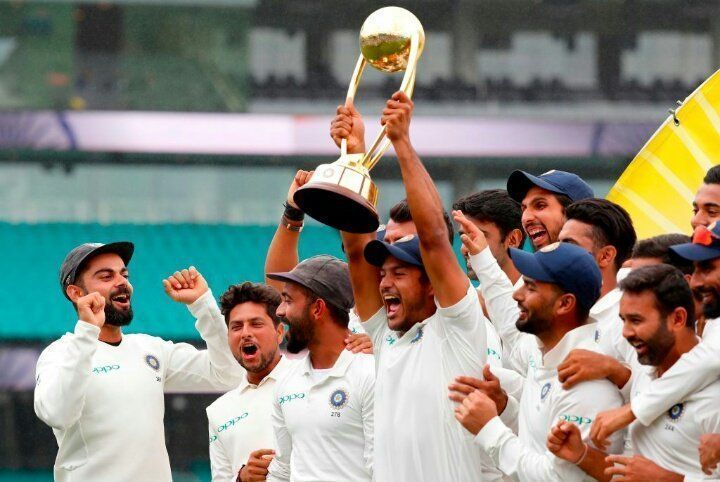 Indian cricket team with the Border-Gavaskar Trophy in 2019