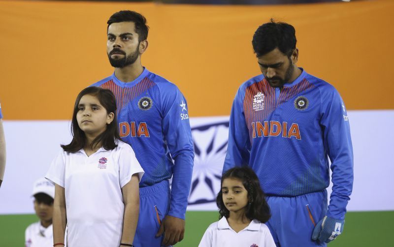 Virat Kohli (left) and MS Dhoni