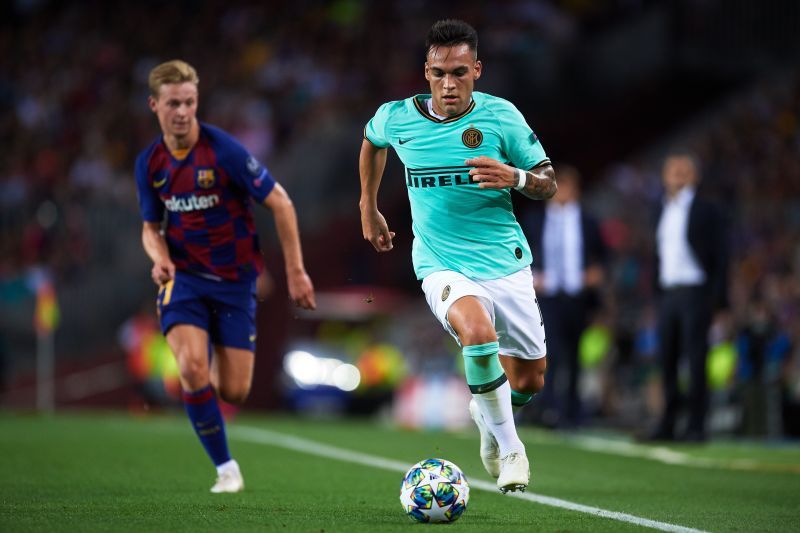 Lautaro in action for Inter against FC Barcelona