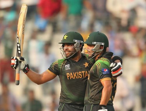 Umar Akmal (left) with brother Kamran Akmal.