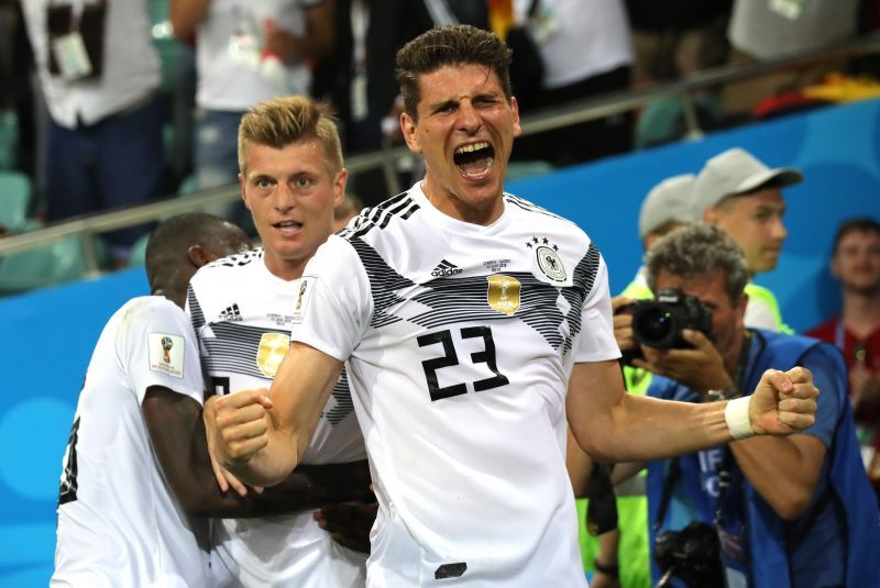 Toni Kroos (left) with Mario Gomez during the 2018 FIFA World Cup in Russia. The latter cast a considerable influence over Timo Werner.