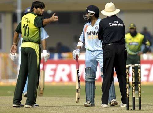 Gautam Gambhir had a mid-pitch argument with Shaid Afridi in 2007.