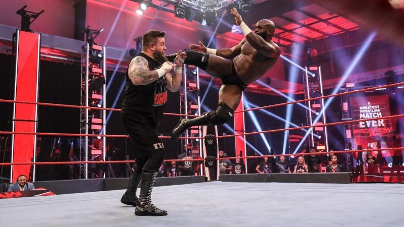 Apollo Crews vs Kevin Owens