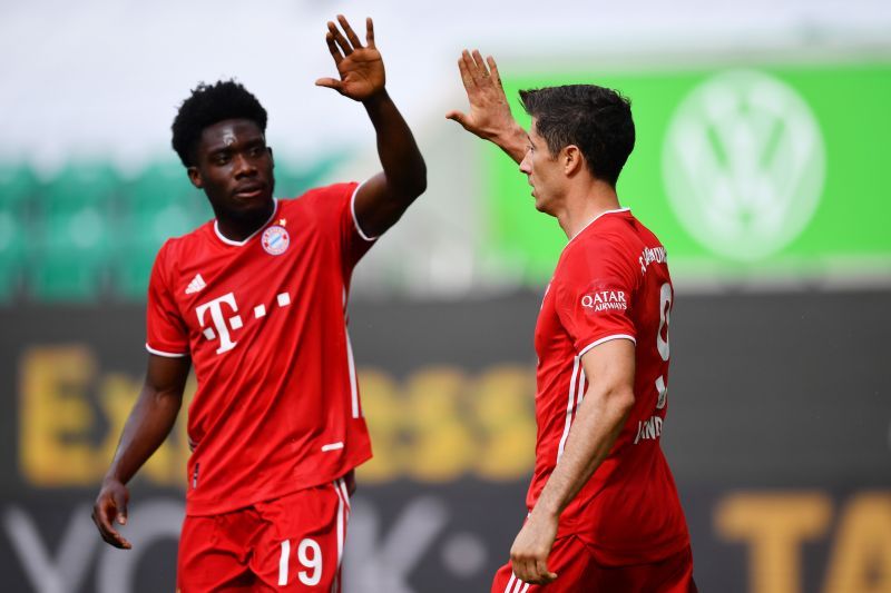 Davies (left) made sure Bayern's left flank was almost impenetrable | Bundesliga 2019-20