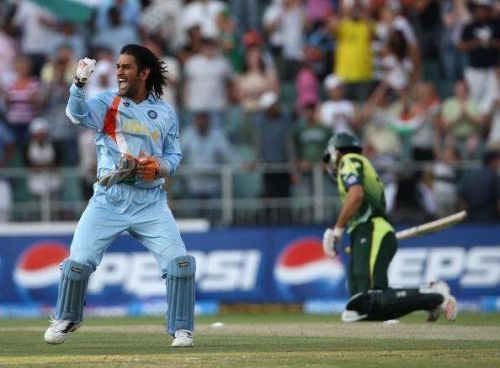 MS Dhoni (left) lead India to a World T20 triumph in his debut captaincy assignment