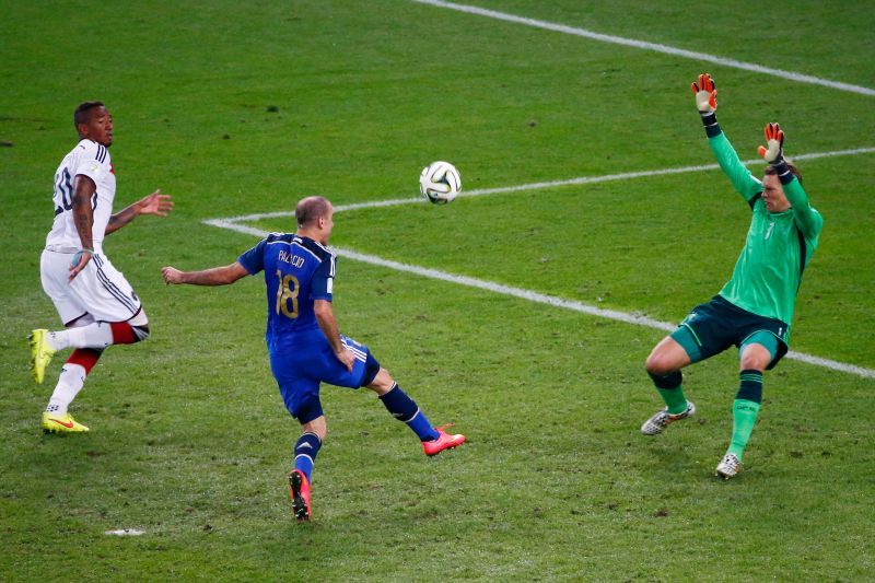 In the 2014 World Cup final, Rodrigo Palacio tries to lob the ball over Manuel Neuer, but shot wide.