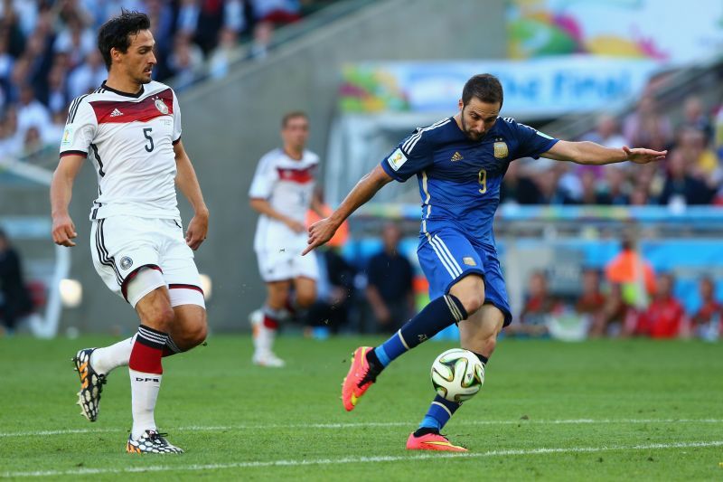 Gonzalo Higuain drags his shot wide against Germany in the 2014 World Cup final