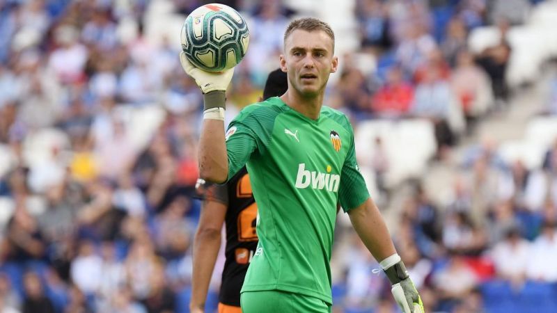 Jasper Cillessen is a quality player, but his hand just doesn&#039;t fit the glove at times.