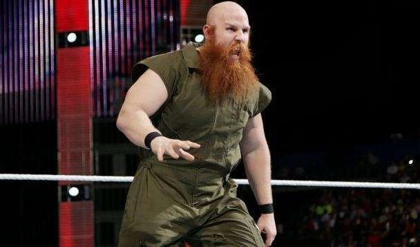 Will Erick Rowan come back to help Bray Wyatt in the swamp match?