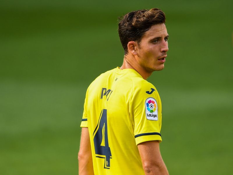 Pau Torres in action for Villarreal