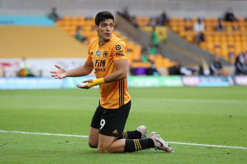 Raul Jimenez has been advised to go to Manchester United