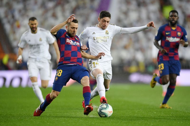 Fede Valverde in action in Real Madrid CF&#039;s La Liga game against FC Barcelona.