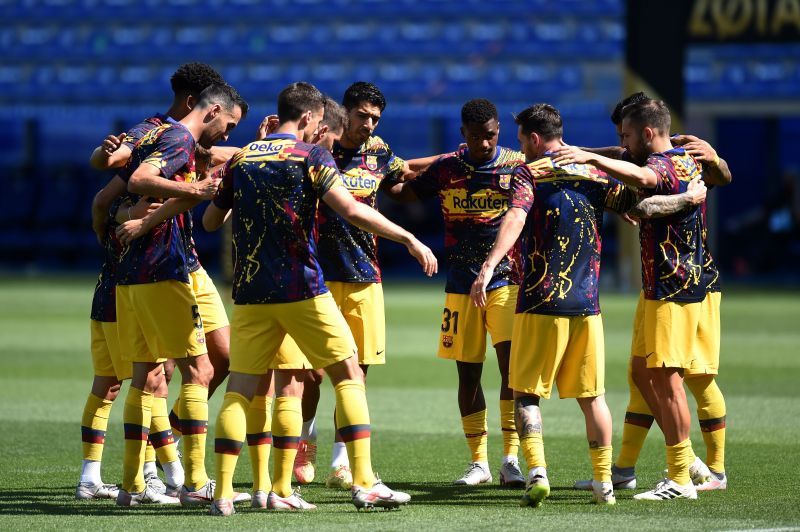 Deportivo Alaves v FC Barcelona - La Liga