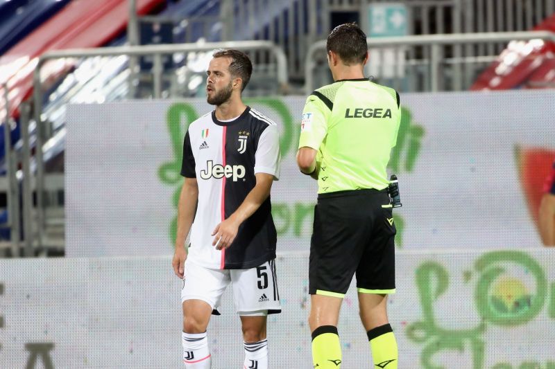 Miralem Pjanic picked up a yellow card in the Juventus-Cagliari game