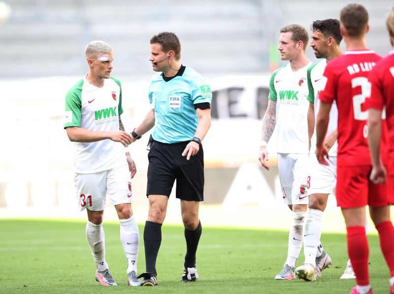 Philipp Max (no.31) in action for Augsburg