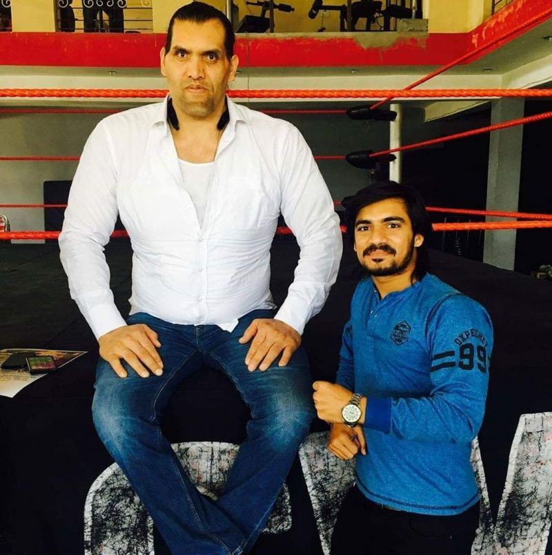 Dinesh Kumar with The Great Khali