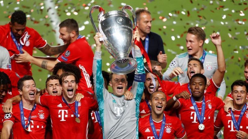 Neuer with his teammates after Bayern&#039;s Munich&#039;s win. Image: Bundesliga.