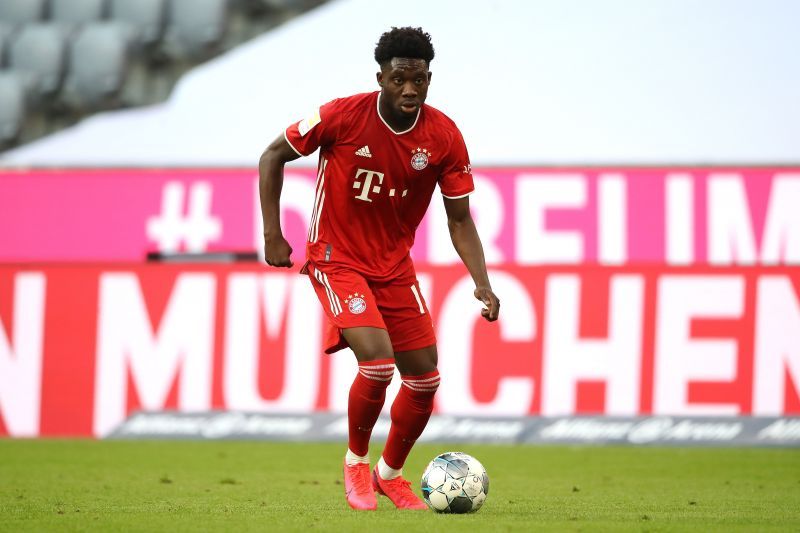 Alphonso Davies in action for Bayern Munich