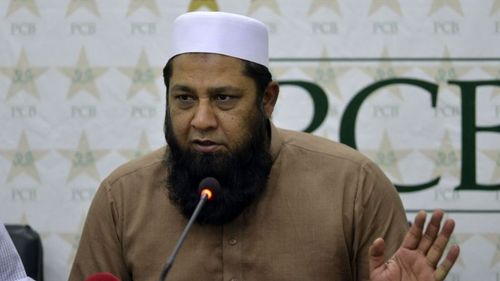 Inzamam-ul-Haq attending a press conference (courtesy ESPN)