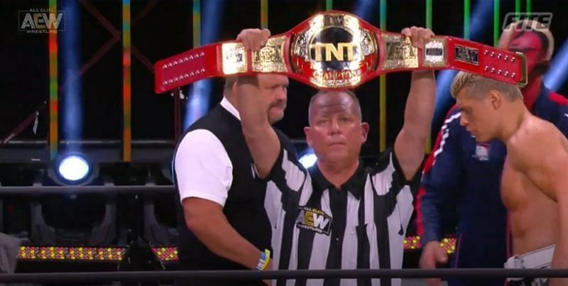 An excellent referee with years of experience (Pic Source: AEW)