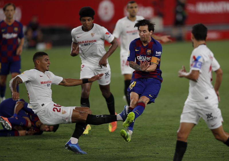 Sevilla v Barcelona. The Catalans failed to break the Sevilla defence with their narrow 4-4-2 Diamond.