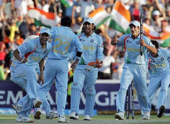 MS Dhoni and Joginder Sharma after the epic victory.&lt;p&gt;