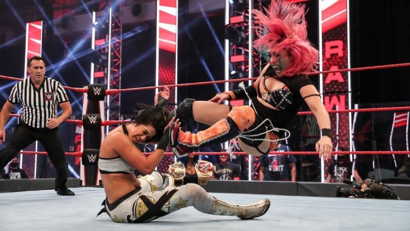 Asuka defeating Bayley last week