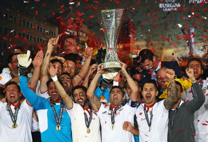 Sevilla lifted the 2015/16 Europa League title by beating Liverpool 3-1