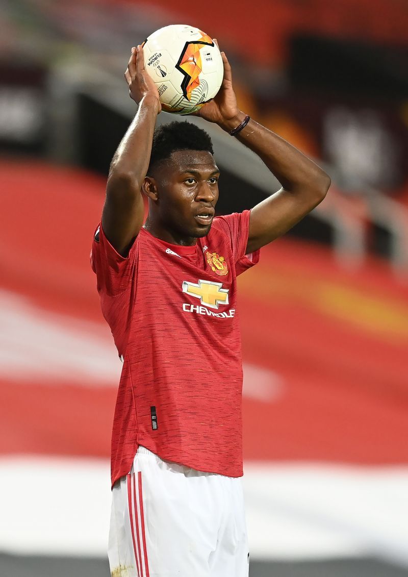 Timothy Fosu-Mensah in action against LASK