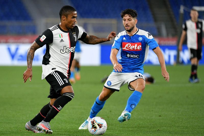 Douglas Costa (left) in action