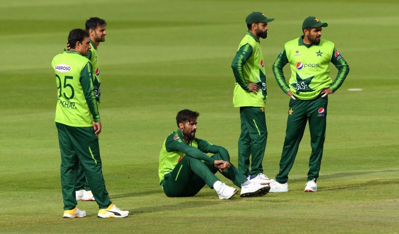 Pakistan put on a sorry bowling performance against England in the second T20I