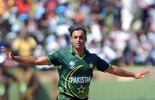 Madan Lal has criticised Pakistan cricketers like Shoaib Akhtar for speaking against the IPL