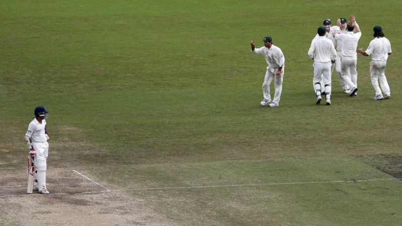 Ricky Ponting showing Ganguly the raised finger after a controversial catch in the 2008 SCG Test