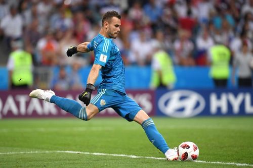 Igor Akinfeev will hope for his fourth clean sheet in the last five games