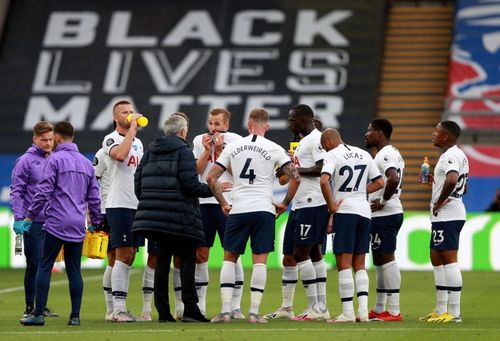 Jose Mourinho addressing the Tottenham players