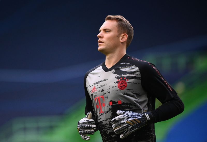 Manuel Neuer before a Bayern Muncich game