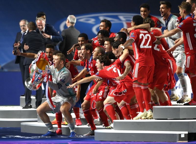 Manuel Neuer, captain of FC Bayern Munich, prepares to lift the 2019-20 UEFA Champions League trophy.
