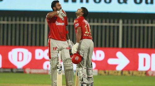 KL Rahul and Mayank Agarwal en route the highest partnership by an Indian pair in IPL history (Image Credits: The Indian Express)