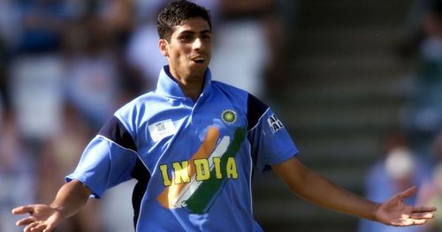 Ashish Nehra picked 6 for 23 bowling with a heaving taped and bandaged leg (Image Credits: Scroll)