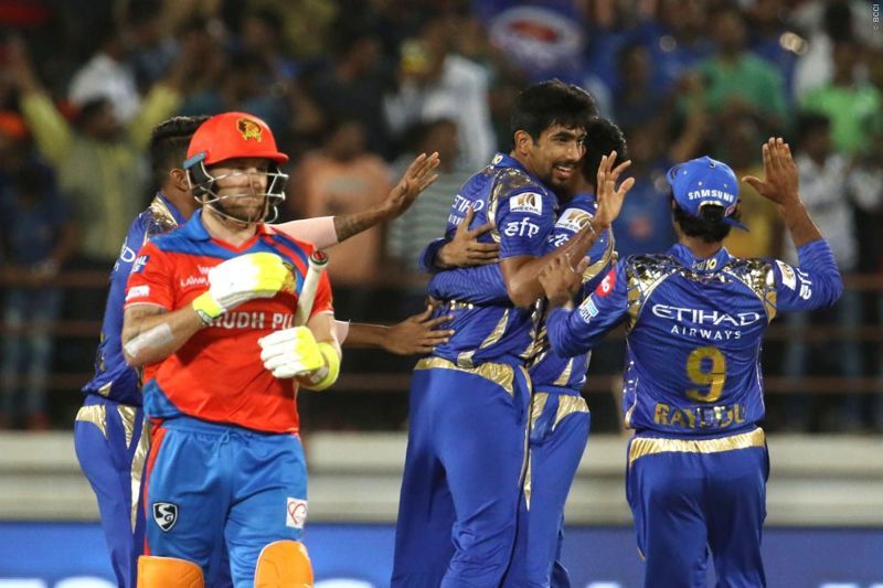 Mumbai players celebrate after winning the super-over. (picture courtesy: BCCI/iplt20.com)