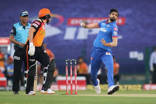 Ishant Sharma in action during IPL 2020. (Image Credits: IPLT20.com)