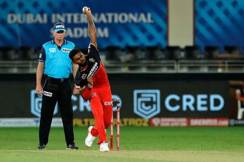 Isuru Udana in action for RCB. Image Credits: iplt20.com