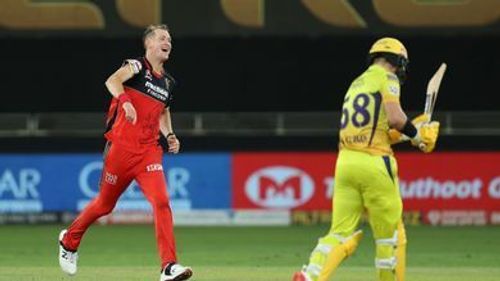 Chris Morris bowling against CSK (iplt20.com)