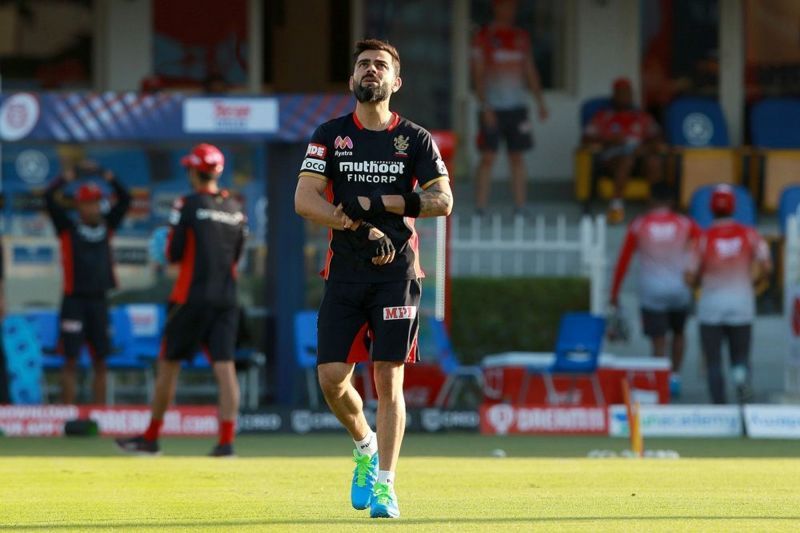 Virat Kohli training ahead of the IPL 2020 fixture between RCB and KXIP (Image Credits: IPLT20.com)