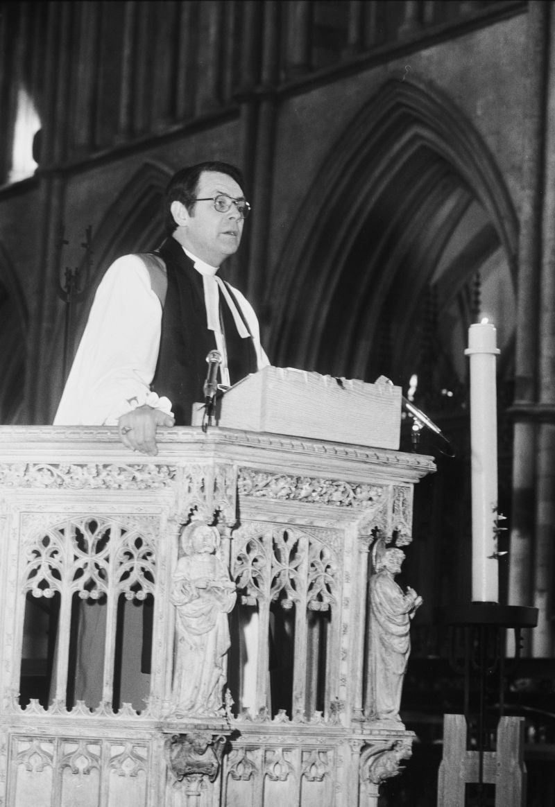 David Sheppard giving an address as the Bishop of Liverpool.